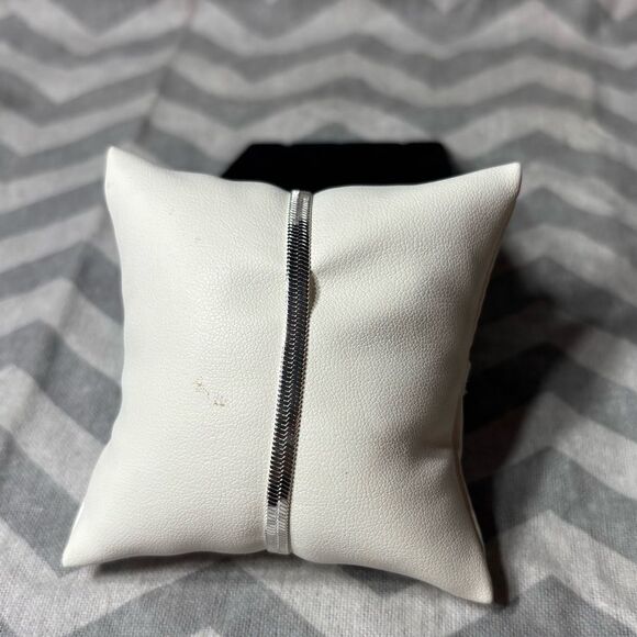 New! Silver Tone Dainty Bracelet Lobster Clasp & Extension - Picture 2 of 4